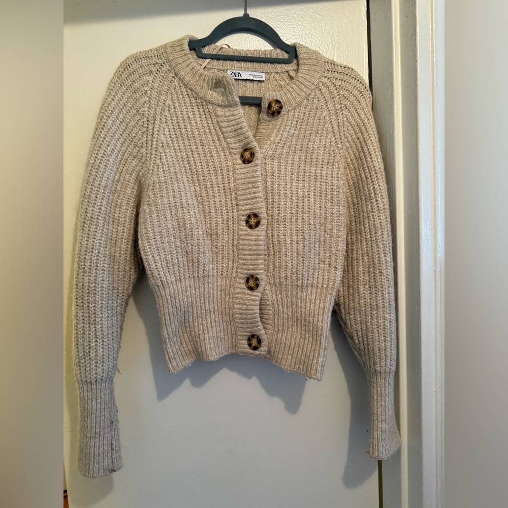 Zara Cream Cardigan Sweater with Ribbed Knit